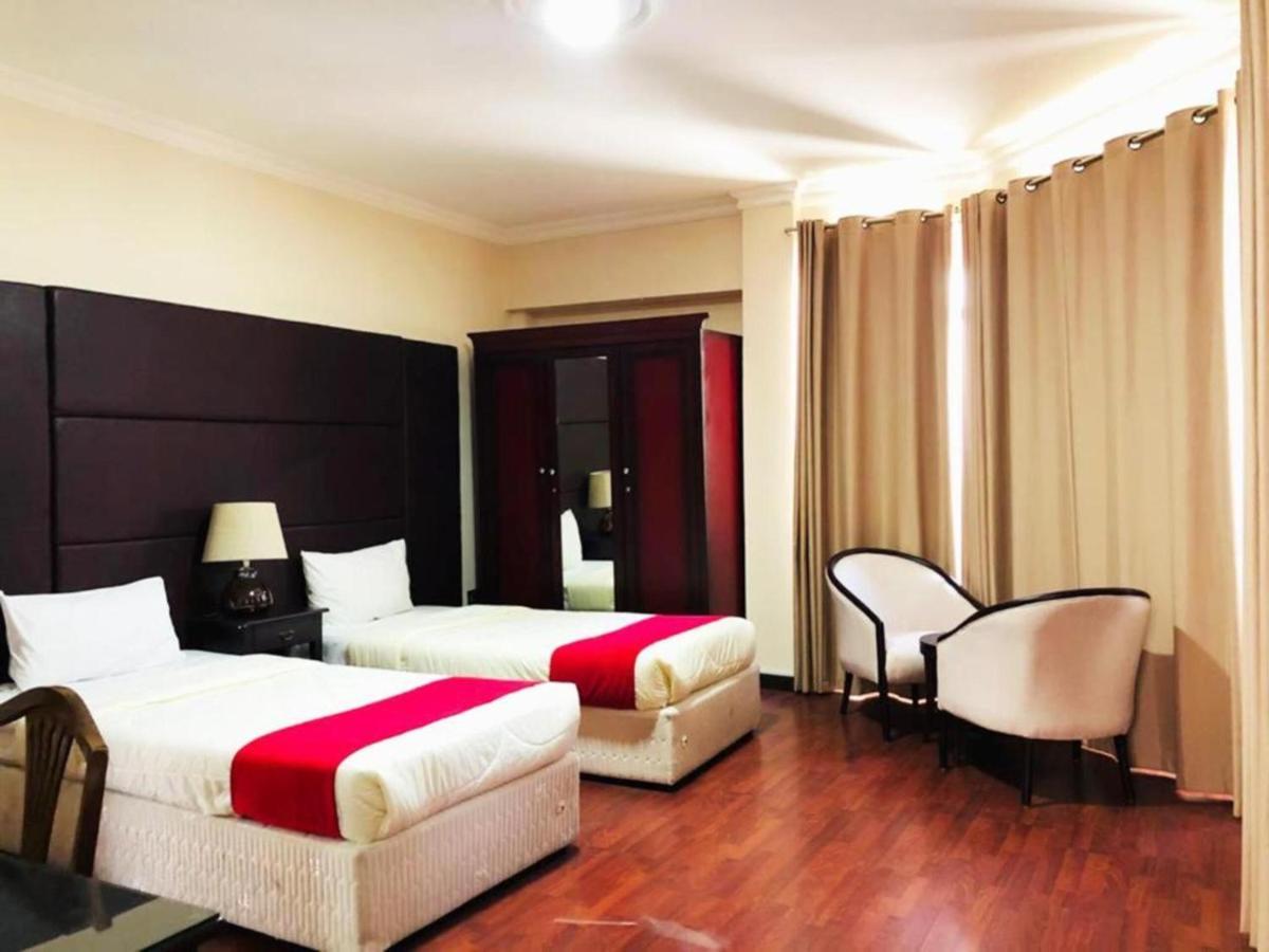 Majestic Hotel Manama Extérieur photo