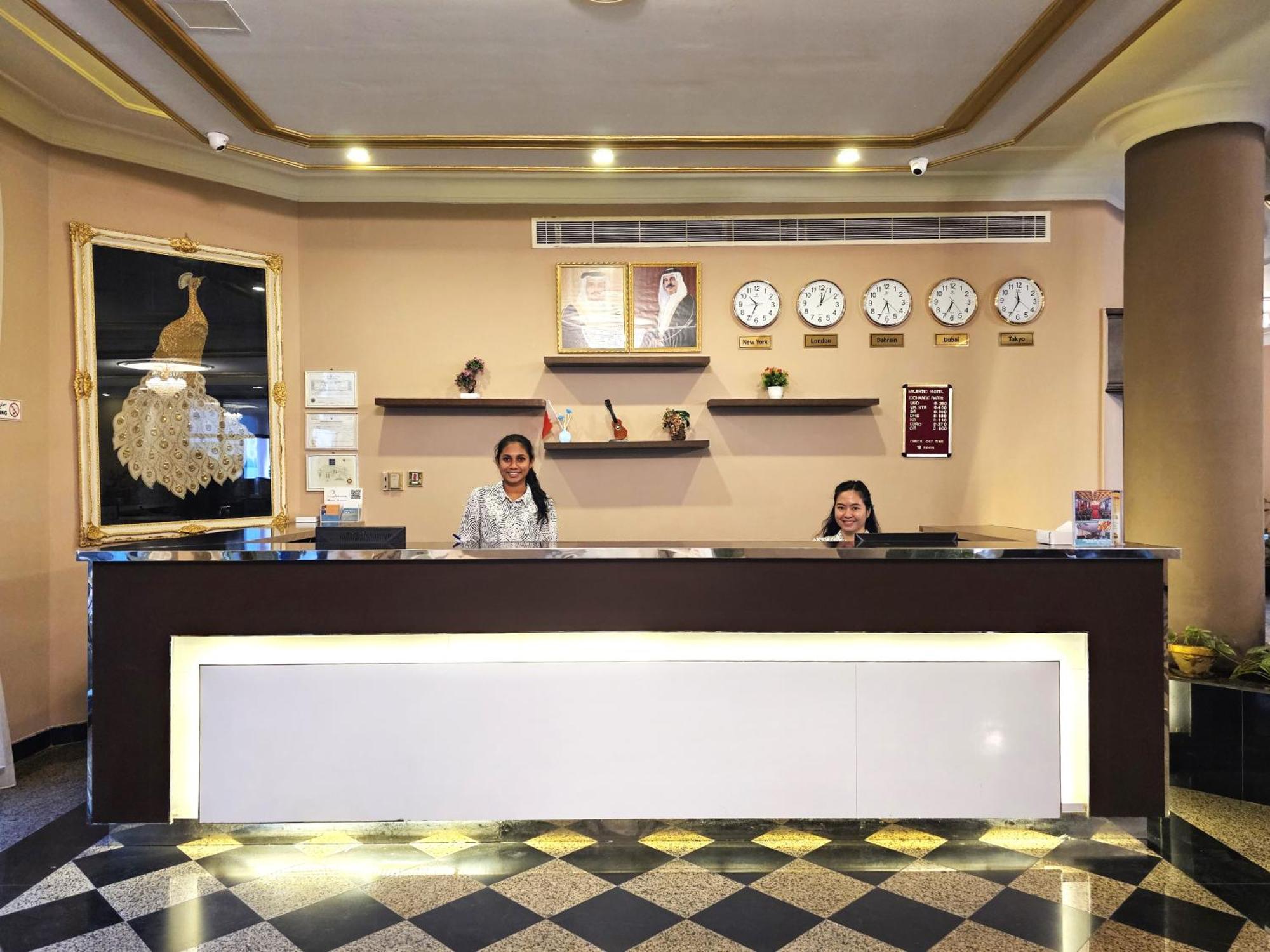 Majestic Hotel Manama Extérieur photo
