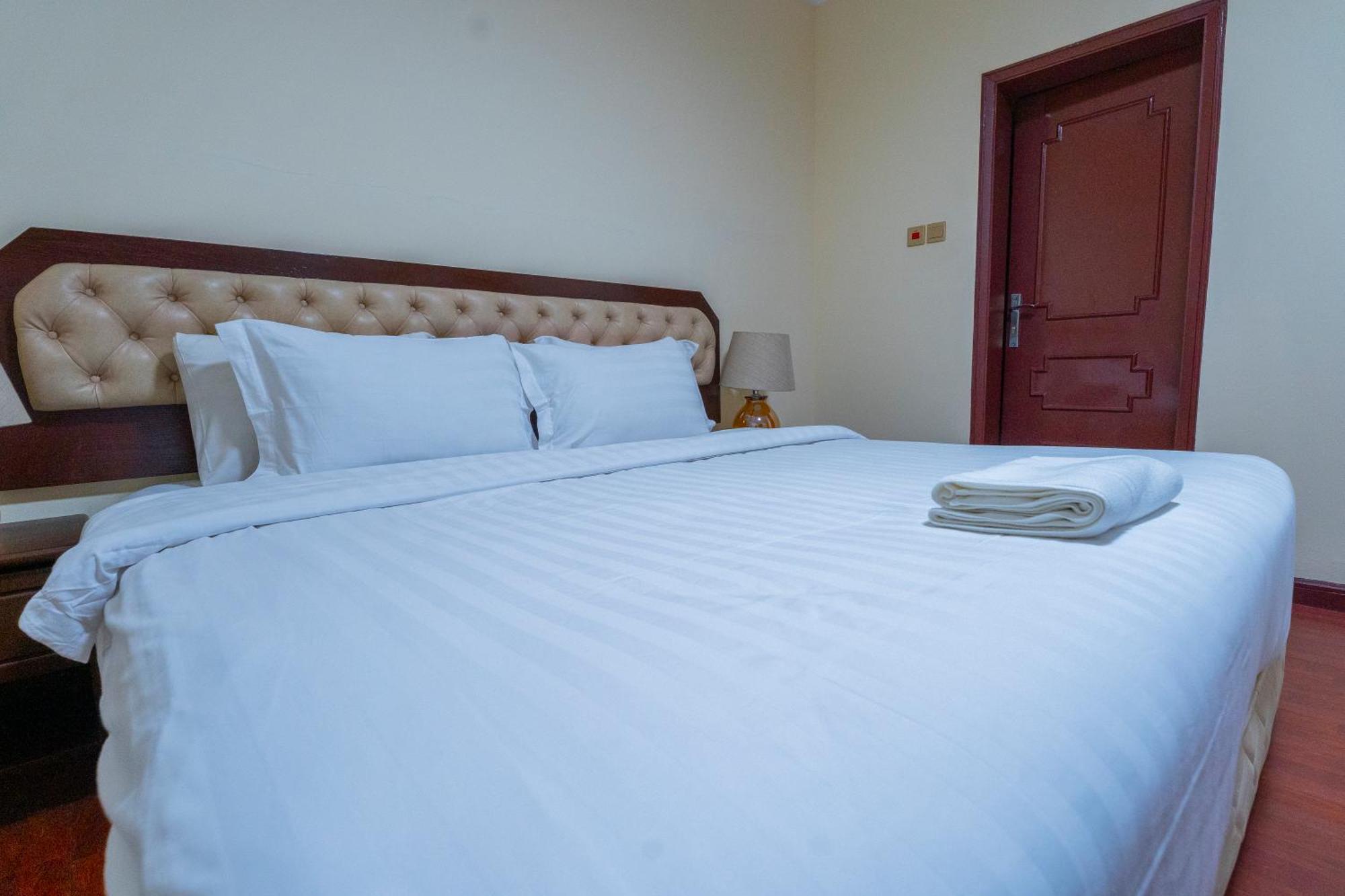 Majestic Hotel Manama Extérieur photo